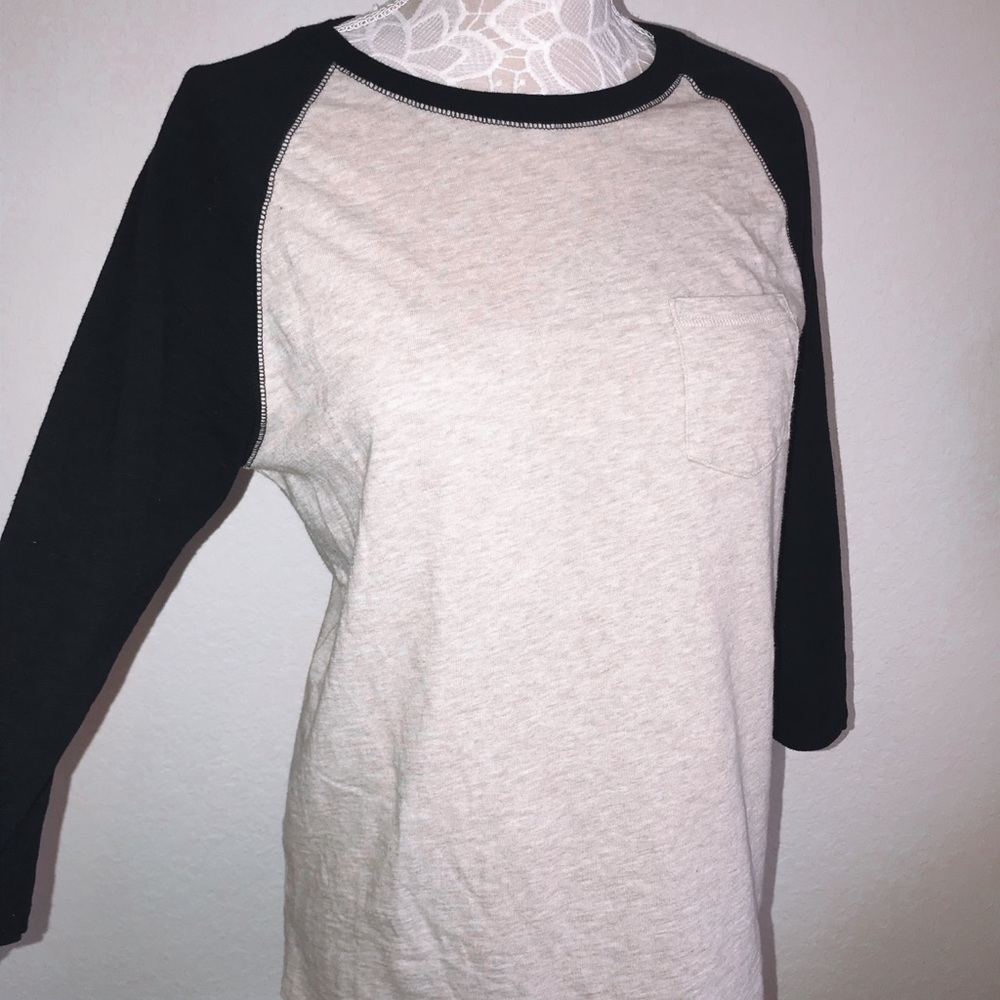 Quarter sleeve baseball tee